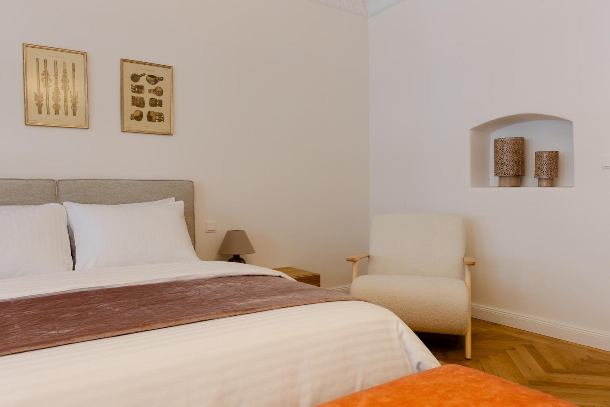 House 66 Aparthotel Brasov Ngoại thất bức ảnh